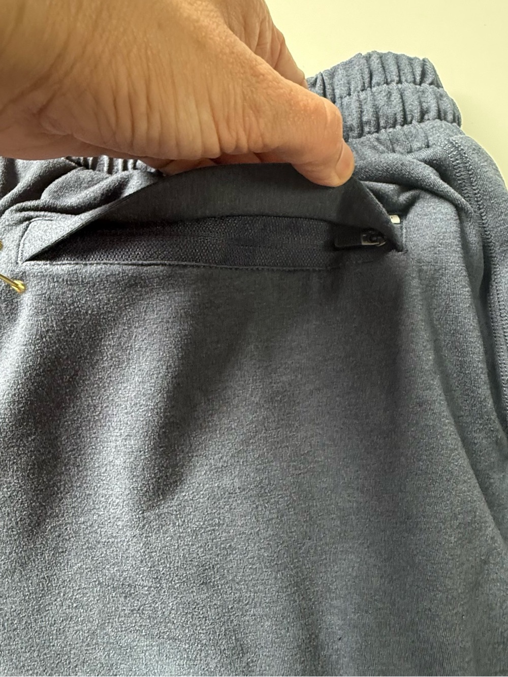 Vuori Men's Performance Joggers - Size Small - Picture 9 of 16